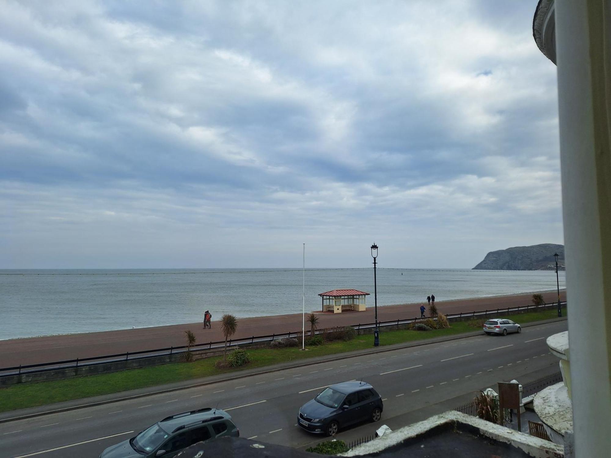 Swn Y Mor Hotell Llandudno Rum bild
