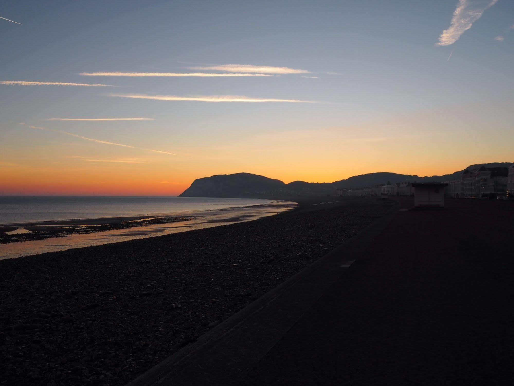 Swn Y Mor Hotell Llandudno Exteriör bild